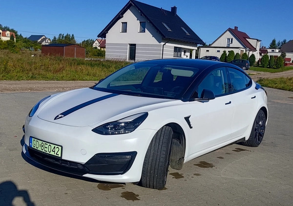 Tesla Model 3 cena 186386 przebieg: 46700, rok produkcji 2022 z Żukowo małe 211